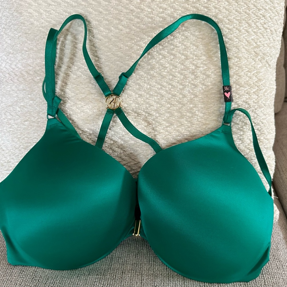 Victoria’s Secret bra brand with tags